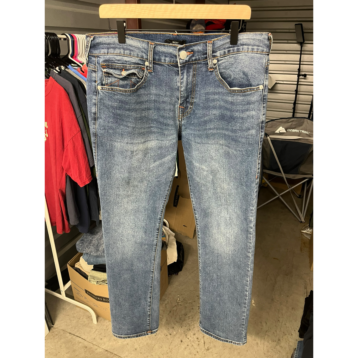 True Religion Ricky Relaxed Straight Jeans Medium Wash Blue Denim Size 32 y2k