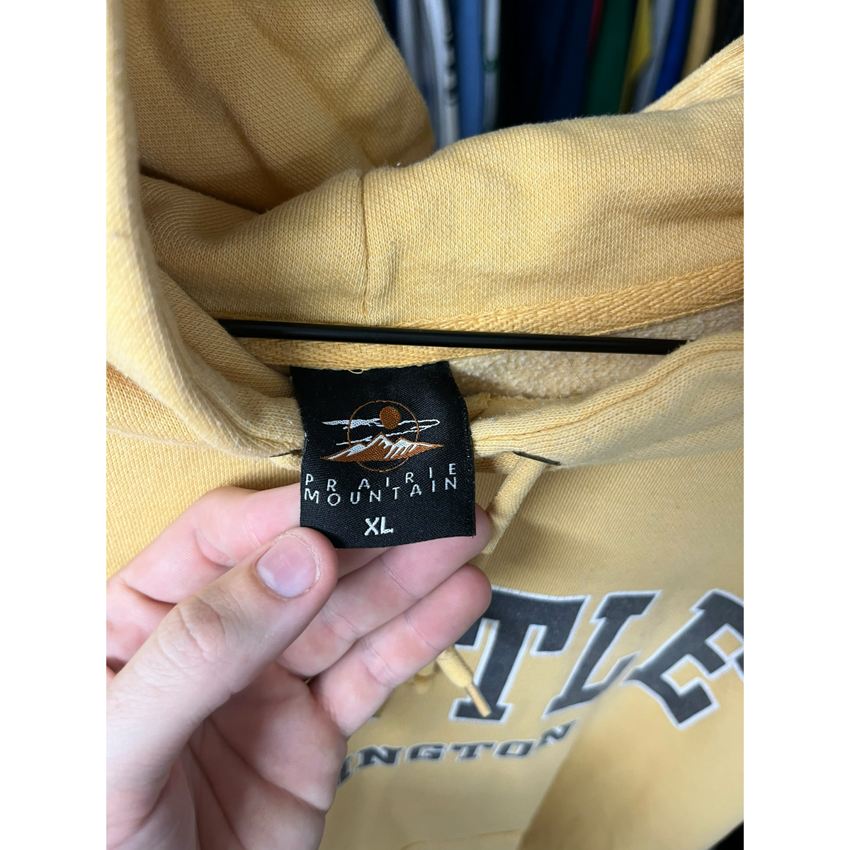 Prairie Mountain Seattle Washington Hoodie Yellow Graphic Pullover Mens XL