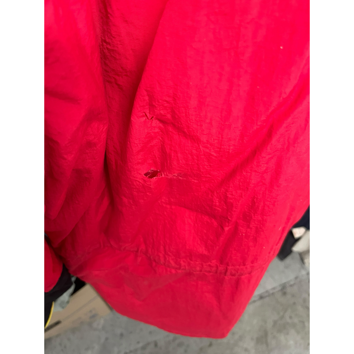 Vintage 90s Marlboro Country Store Red Black Puffer Parka Jacket Mens S
